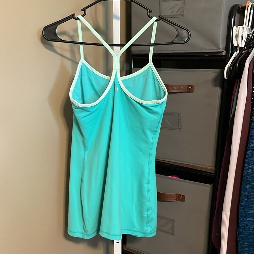 Lululemon Power Y Tank Sz 6 Bali Breeze Sea Mist Aqua Green Built in Bra 744 - Picture 2 of 4